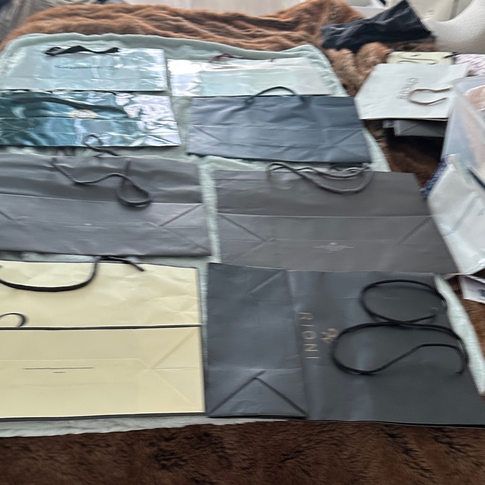 8 Assorted Empty Designer Shopping Bags - Picture 9 of 11
